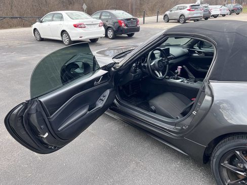 Used 2020 MAZDA MX-5 Miata Club image 10
