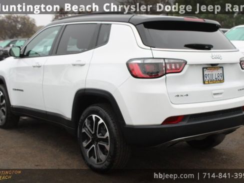 Used 2023 Jeep Compass Limited image 3