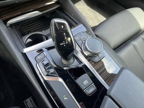 Used 2018 BMW 530i xDrive AWD/4WD image 34