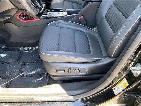 Used 2023 Chevrolet TrailBlazer RS w/ Convenience Package AWD/4WD image 32