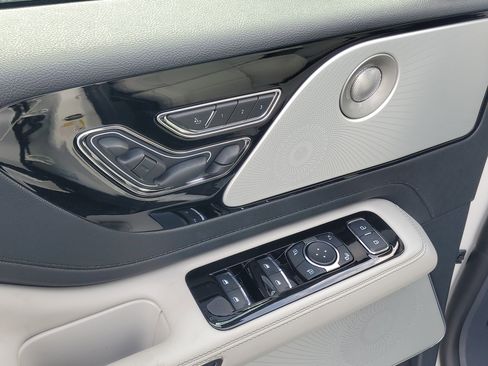 New 2026 Lincoln Aviator Reserve image 9