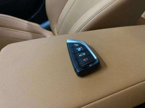 Used 2026 BMW 330i xDrive Sedan AWD/4WD image 95