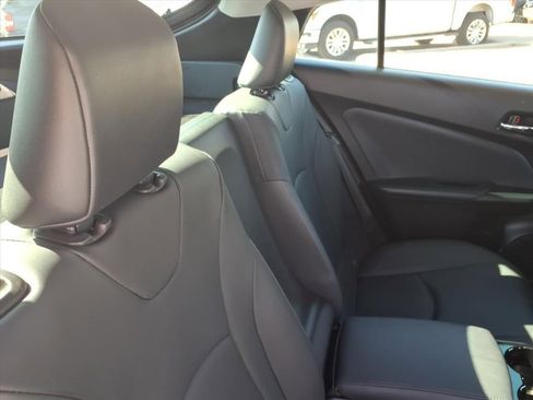 Used 2019 Toyota Prius Prime Premium image 15