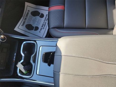 New 2026 Chevrolet Traverse RS w/ LPO, Floor Liner Package image 31