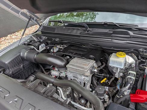 Used 2024 RAM 1500 Laramie AWD/4WD image 10