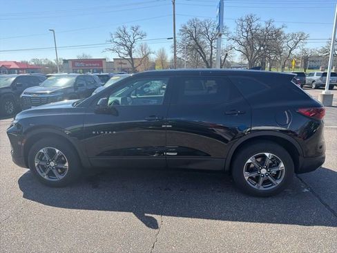 Used 2025 Chevrolet Blazer LT AWD/4WD image 6