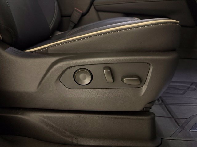 Used 2025 Chevrolet Tahoe Premier AWD/4WD image 34