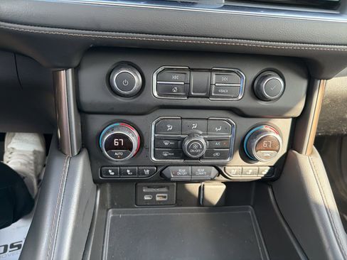 Used 2021 Chevrolet Tahoe High Country image 15