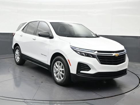 Used 2022 Chevrolet Equinox LS FWD image 8