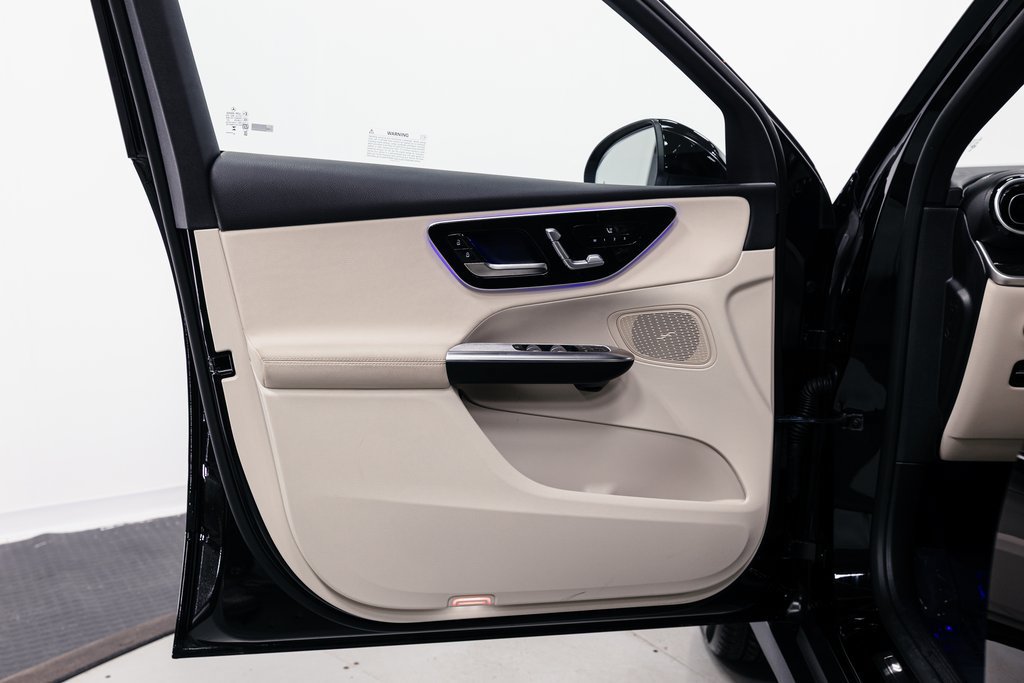 Used 2026 Mercedes-Benz GLC 300 4MATIC image 5