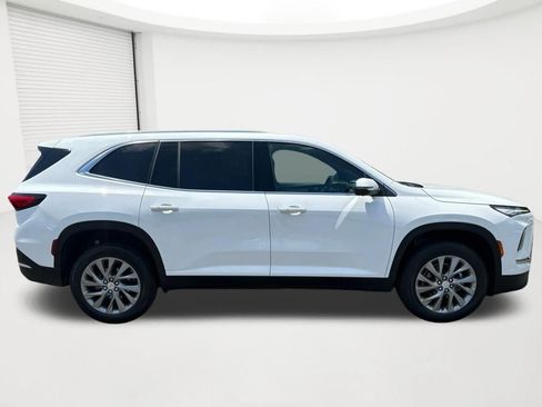 Used 2025 Buick Enclave Preferred AWD/4WD image 4