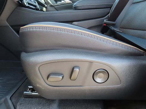 New 2026 Chevrolet Traverse High Country w/ LPO, Floor Liner Package AWD/4WD image 10