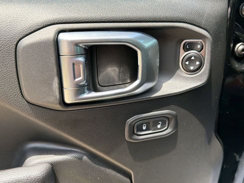Used 2023 Jeep Wrangler Sport AWD/4WD image 18