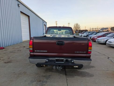 Used 2000 Chevrolet Silverado 1500 LS w/ Firm Ride Suspension Pkg image 6