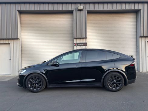 Used 2025 Tesla Model X AWD/4WD image 3