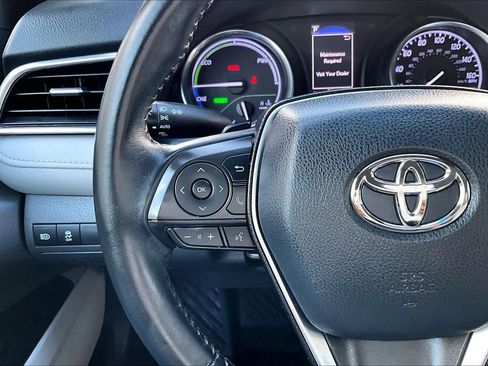 Used 2018 Toyota Camry SE FWD image 23