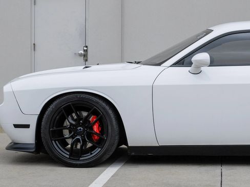 Used 2011 Dodge Challenger SRT8 RWD image 11