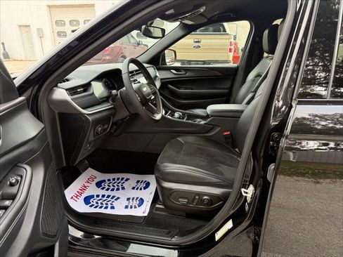 Certified 2024 Jeep Grand Cherokee L Laredo image 7