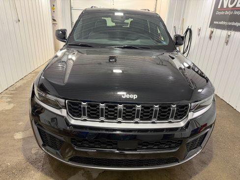 New 2026 Jeep Grand Cherokee Limited image 3