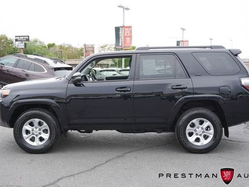 Used 2024 Toyota 4Runner SR5 Premium w/ Moonroof Package AWD/4WD image 10