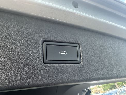 Certified 2024 Volkswagen Tiguan SE AWD/4WD image 14