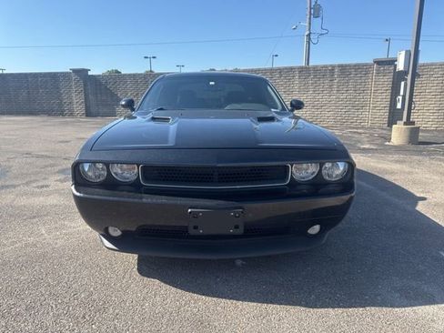 Used 2014 Dodge Challenger R/T image 2