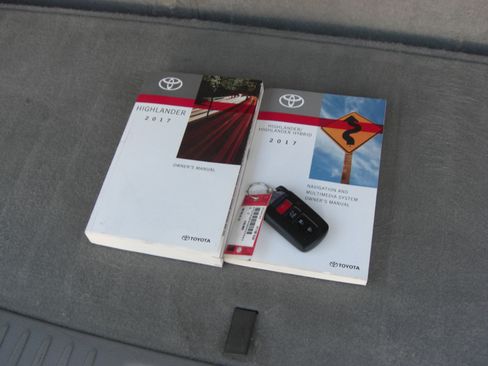 Used 2014 Toyota Highlander Limited image 13