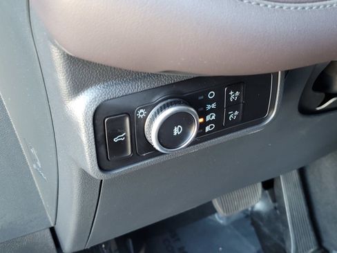 Used 2025 Ford Explorer Platinum w/ LUX Leather Package image 19