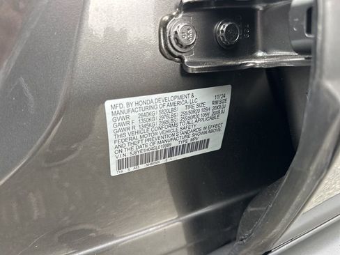 Used 2025 Acura MDX A-Spec image 40