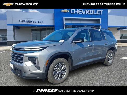 New 2027 Chevrolet Traverse LT w/ LPO, Floor Liner Package FWD image 1