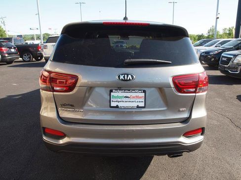 Used 2019 Kia Sorento FWD image 2