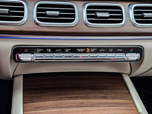 New 2026 Mercedes-Benz GLS 450 4MATIC image 18