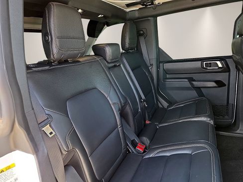 Used 2025 Ford Bronco Badlands AWD/4WD image 11