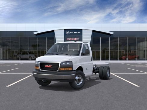 New 2026 GMC Savana 3500 w/ Power Convenience Package RWD image 36