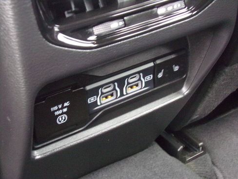 Used 2024 Jeep Grand Cherokee Limited w/ Trailer Tow Package AWD/4WD image 27