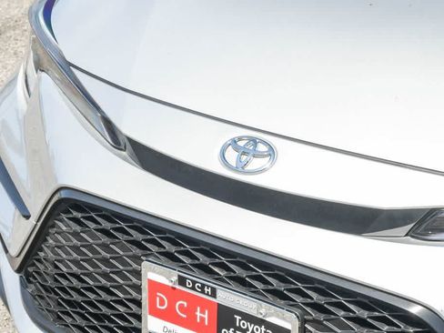 Used 2024 Toyota Corolla SE FWD image 5
