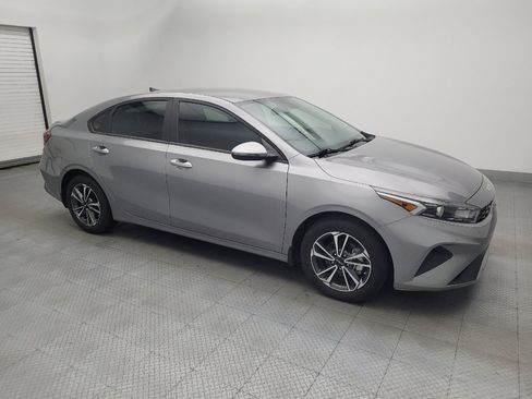 Used 2024 Kia Forte LXS w/ LXS Technology Package FWD image 11