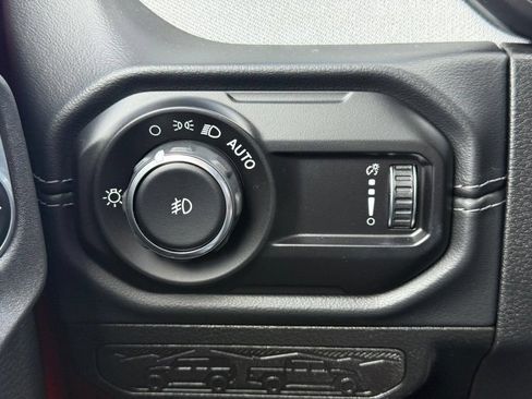 Certified 2025 Jeep Wrangler Unlimited Sahara AWD/4WD image 21