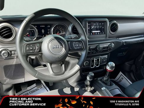 Used 2021 Jeep Wrangler Unlimited Sport AWD/4WD image 17