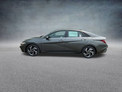 New 2025 Hyundai Elantra Limited image 13