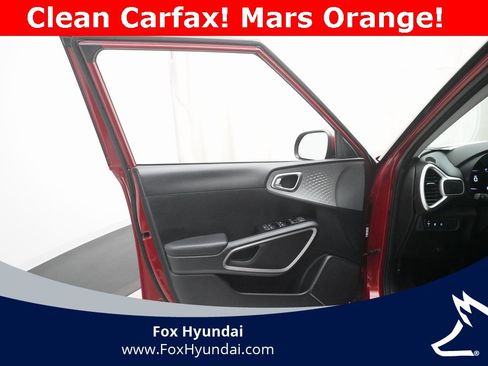 Used 2023 Kia Soul LX image 27