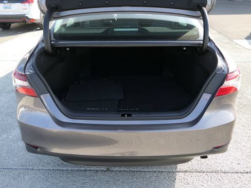 Used 2022 Toyota Camry LE w/ Carpet Mat Package (TMS) FWD image 25
