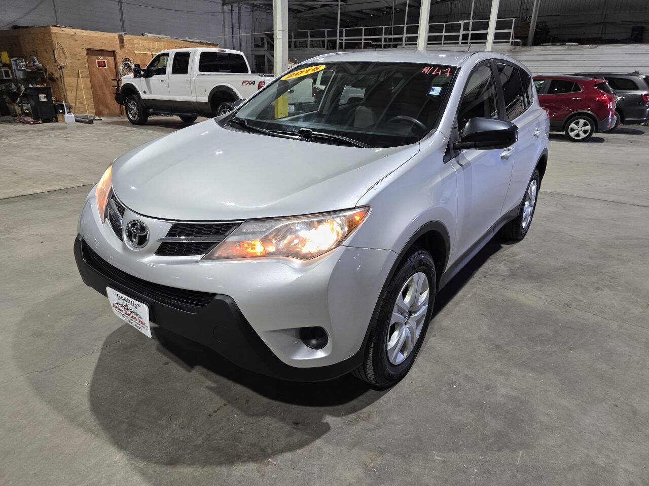 Used 2015 Toyota RAV4 LE AWD/4WD image 2