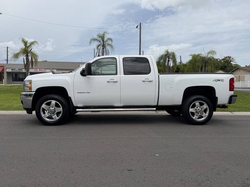 Used 2011 Chevrolet Silverado 2500 LTZ w/ LTZ Plus Package AWD/4WD image 4