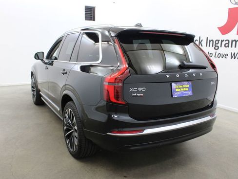 Certified 2025 Volvo XC90 B6 Plus image 3