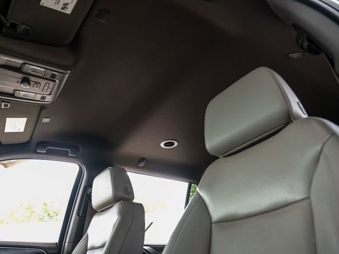 Used 2023 Chevrolet Suburban LT RWD image 34