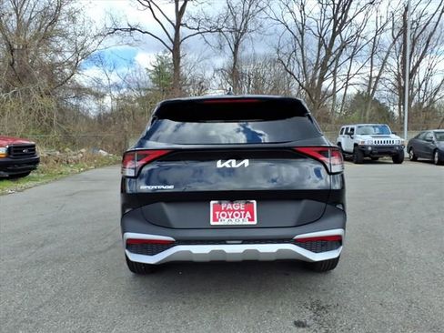 Used 2025 Kia Sportage LX image 7