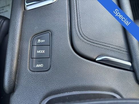 Used 2019 Cadillac XT5 Platinum AWD/4WD image 17