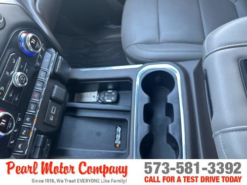Used 2021 GMC Sierra 1500 SLT w/ SLT Premium Plus Package AWD/4WD image 19
