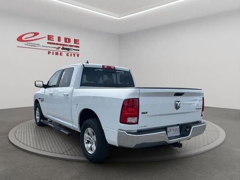 Used 2019 RAM 1500 Classic SLT w/ Luxury Group AWD/4WD image 3